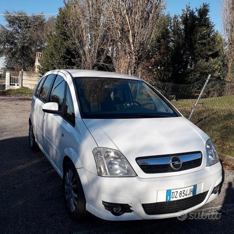 Usata Opel Meriva 90 CV (66 kW) 2009 Bianco Monovolume