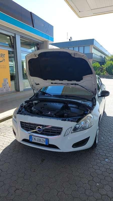 Usata Volvo V60 Kinetic 114 CV (83 kW) 2012 Station wagon