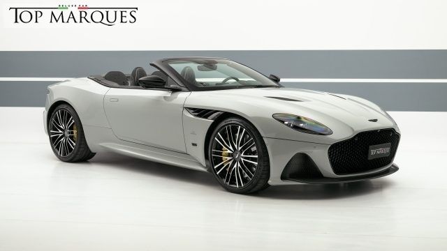 Usata Aston Martin DBS 725 CV (533 kW) 2023 Grigio pastello Coupé