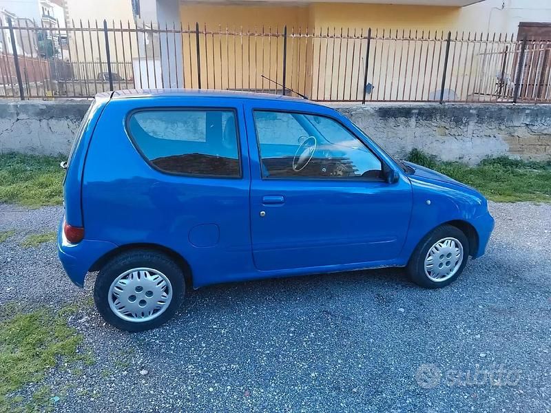 Usata Fiat 600 2002 Blu Berlina