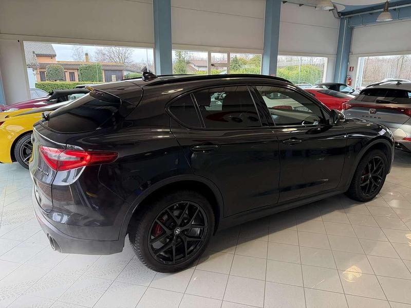 Usata Alfa Romeo Stelvio Executive 280 CV (205 kW) 2018 Nero SUV