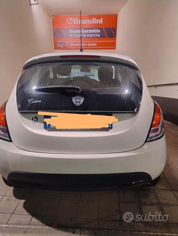 Usata Lancia Ypsilon Gold 69 CV (50 kW) 2011 Bianco Utilitaria