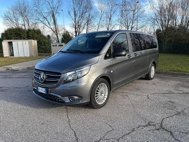 Usata Mercedes Vito 160 CV (117 kW) 2022 Grigio selenite Furgone
