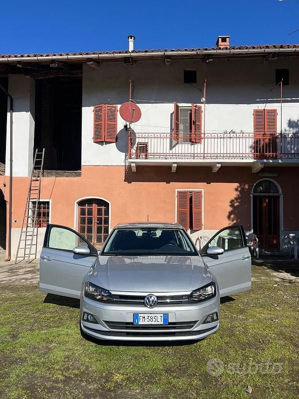 Usata VW Polo Comfortline 75 CV (55 kW) 2018 Grigio Utilitaria