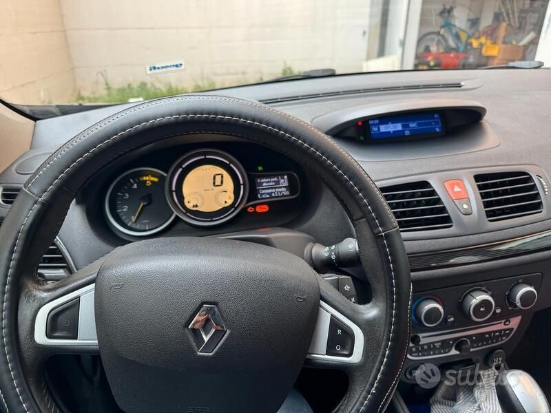 Usata Renault Mégane GrandTour 110 CV (80 kW) 2011 Grigio Station wagon