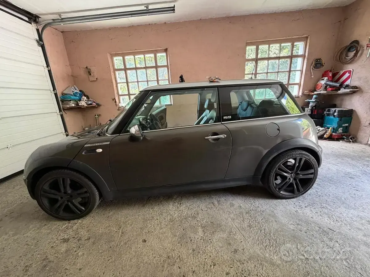Usata Mini Cooper 88 CV (64 kW) 2005 Grigio Utilitaria