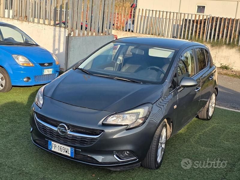 Grigio Usata 2018 Opel Corsa Tre volumi | 4900 € (Ottimo prezzo) - Immagine 1/4