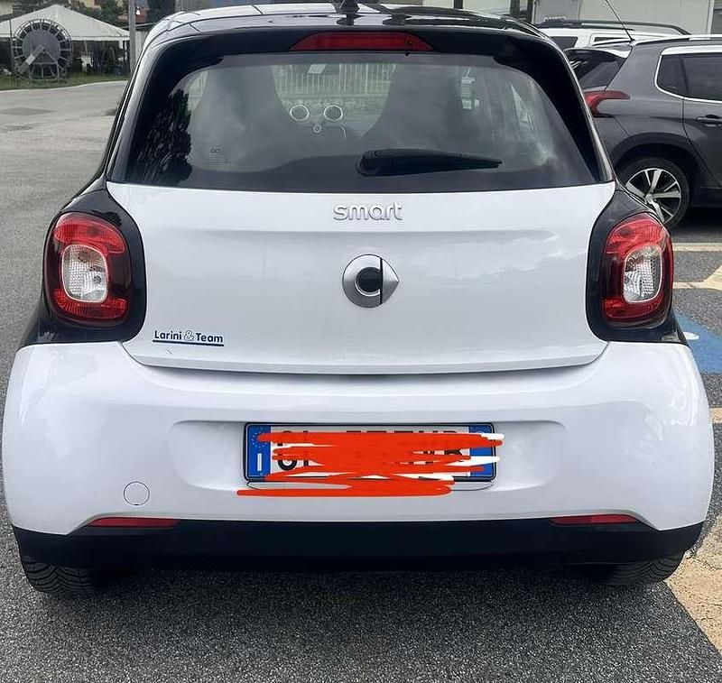Usata Smart ForFour Pure 75 CV (55 kW) 2018 Bianco Utilitaria