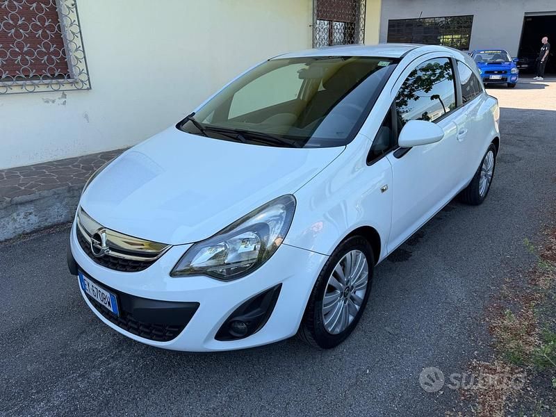 Usata Opel Corsa 85 CV (62 kW) 2015 Bianco Utilitaria