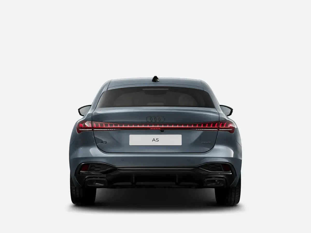 Nuova Audi A5 S-Line 367 CV (269 kW) 2026 Blu horizon metallizzato