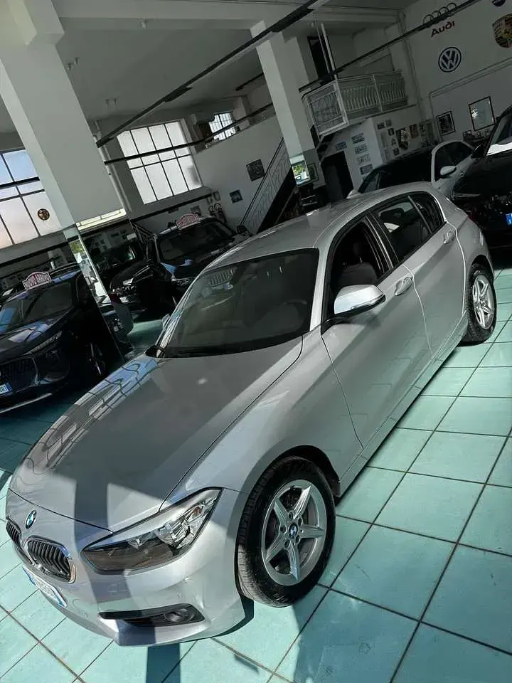 Usata BMW 116 116 CV (85 kW) 2017 Argento Utilitaria