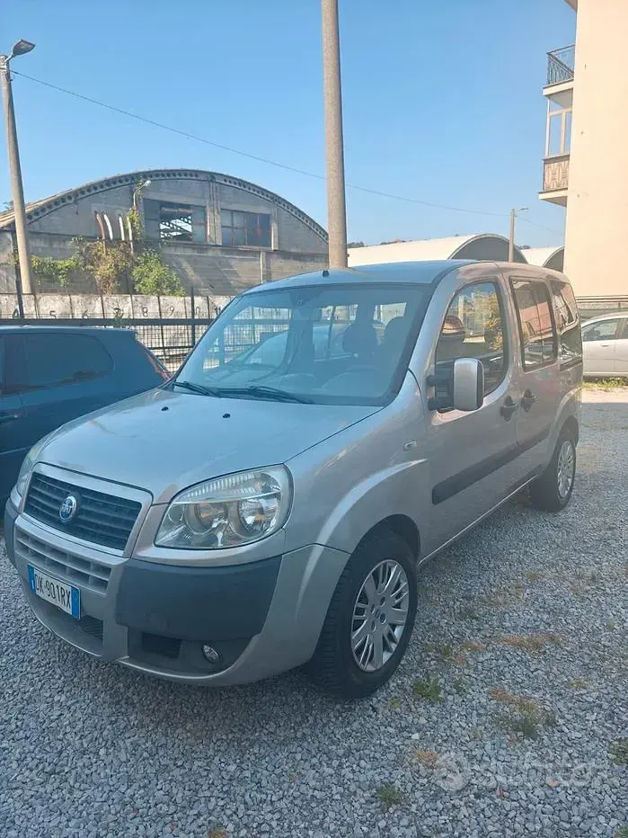 Usata Fiat Doblò Family 75 CV (55 kW) 2007 Grigio Monovolume