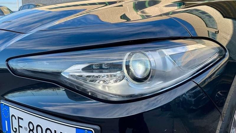 Usata Alfa Romeo Giulia Super 210 CV (154 kW) 2021 Nero Berlina