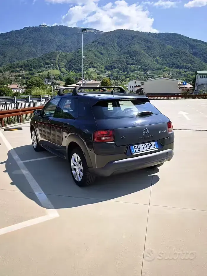 Usata Citroën C4 Cactus 75 CV (55 kW) 2016 Nero Utilitaria