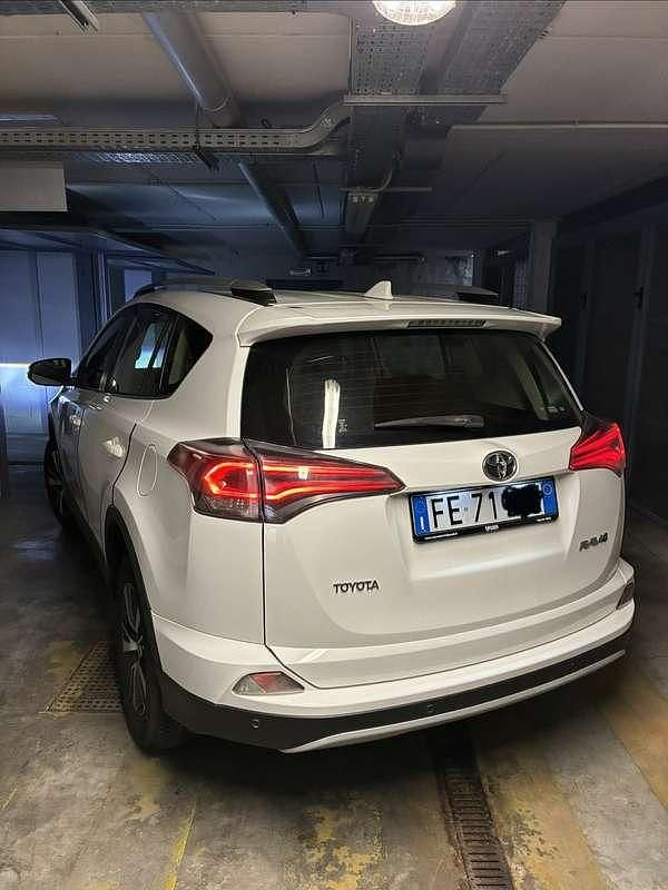 Usata Toyota RAV4 Active 143 CV (105 kW) 2016 SUV