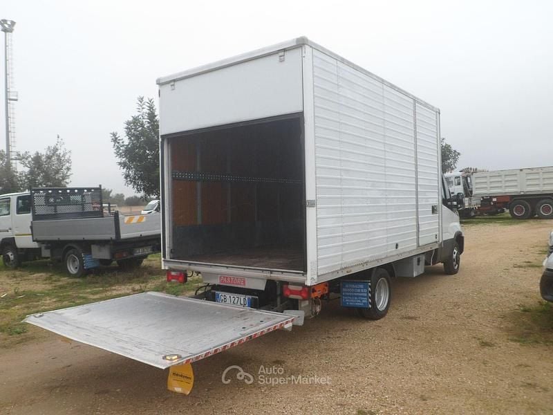 Usata Iveco Daily 140 CV (102 kW) 2022 Bianco Utilitaria