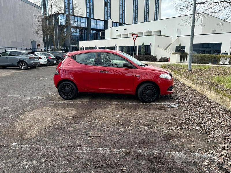 Usata Lancia Ypsilon 2018 Rosso Utilitaria