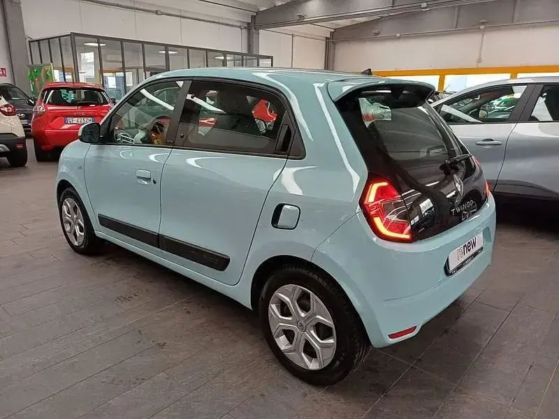 Usata Renault Twingo Equilibre 60 kW (82 CV) 2023 Blu Utilitaria