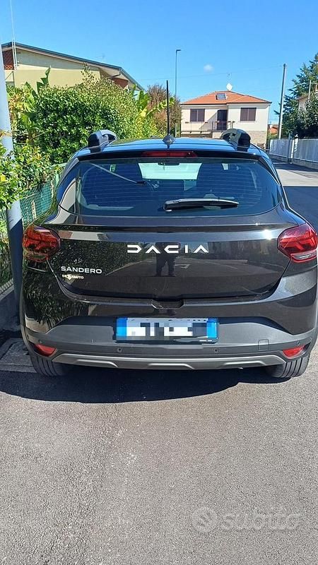 Usata Dacia Sandero Expression 110 CV (80 kW) 2023 Nero Utilitaria