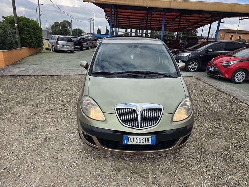 Usata Lancia Musa 95 CV (69 kW) 2007 Grigio Monovolume