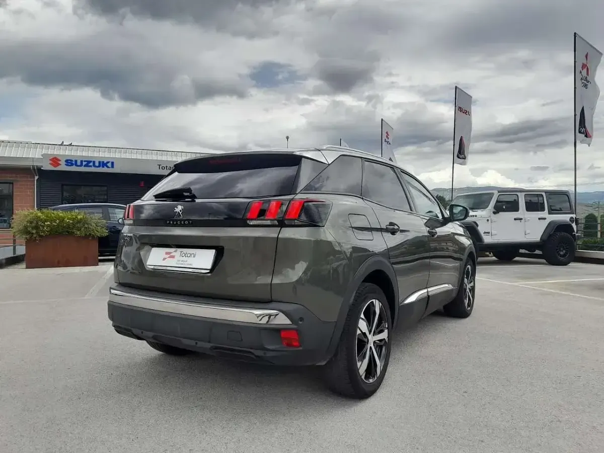 Usata Peugeot 3008 GT-line 120 CV (88 kW) 2017 Bronzo SUV