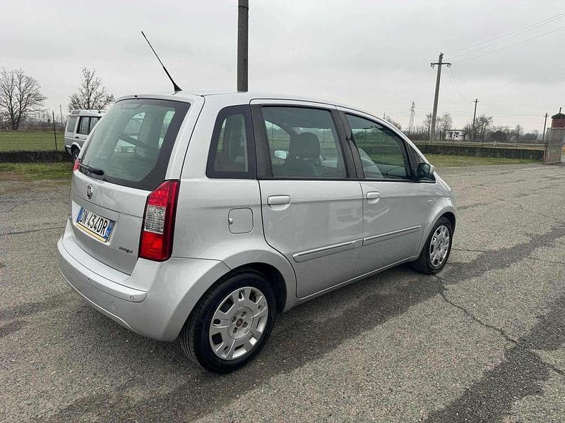 Usata Fiat Idea 70 CV (51 kW) 2008 Argento Monovolume
