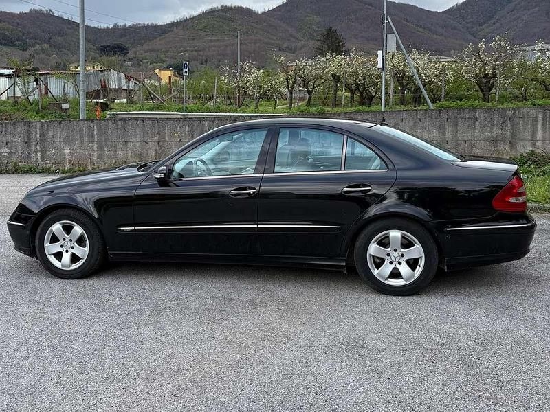 Usata Mercedes E280 Avantgarde 190 CV (139 kW) 2005 Nero Berlina