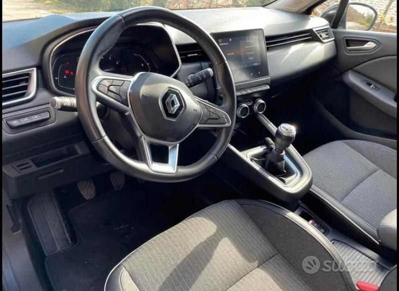 Begagnad Renault Clio V 101 HK (74 kW) 2020 Sedan