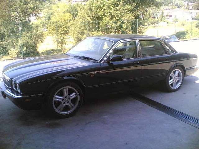 Usato 1999 Jaguar XJ8 3.2 Benzin 237 CV (8.000 €) | 03014 Fiuggi
