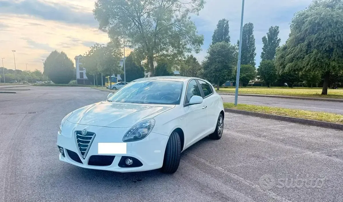 Usata Alfa Romeo Giulietta 120 CV (88 kW) 2014 Bianco Utilitaria