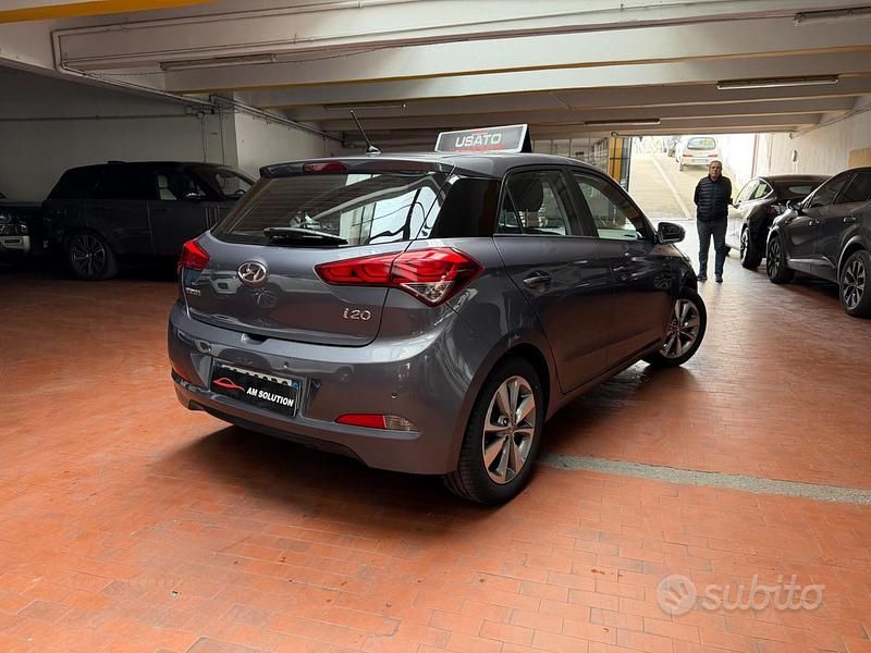 Usata Hyundai i20 84 CV (61 kW) 2016 Grigio Berlina
