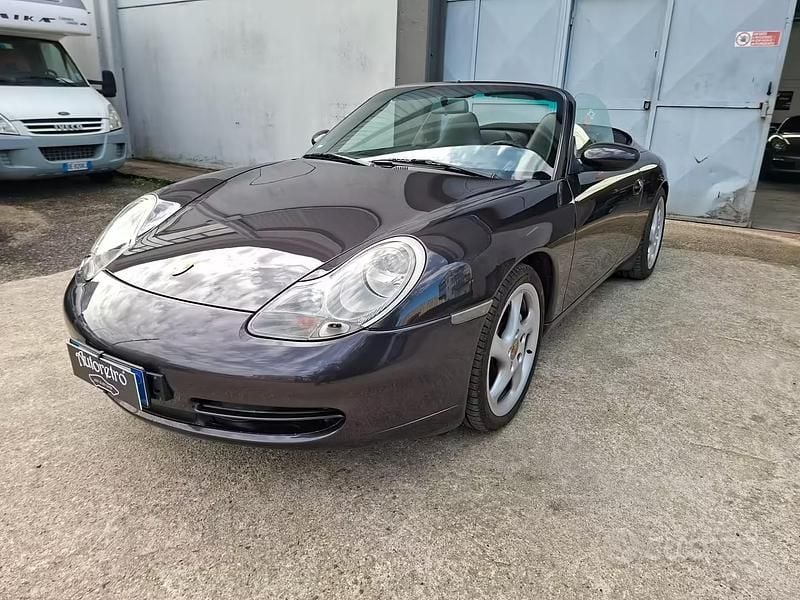 Usata Porsche 911 Carrera 4 Cabriolet 300 CV (220 kW) 2000 Viola Cabrio