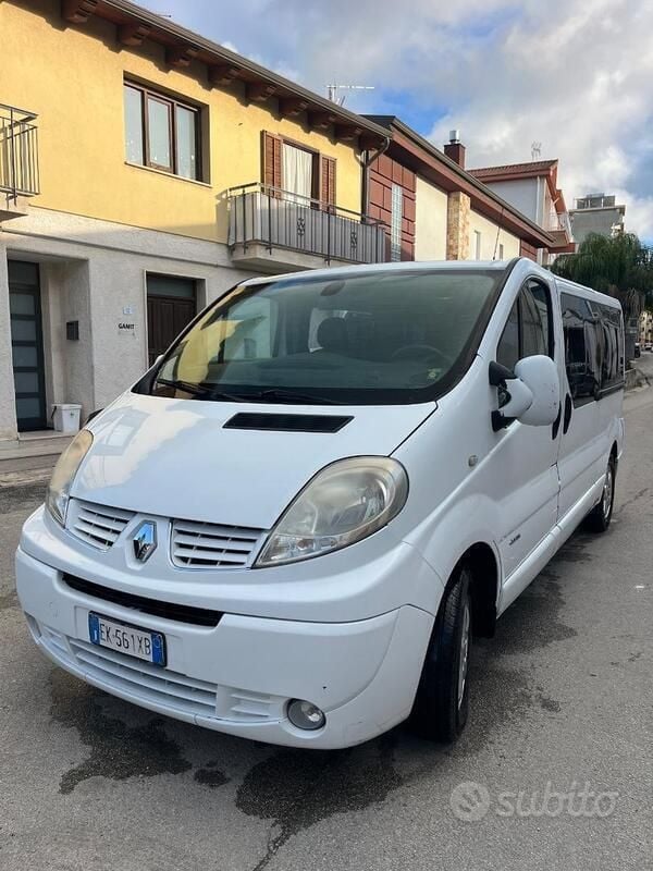 Bianco Usata 2014 Renault Trafic Monovolume | 12.500 € (Buon prezzo) - Immagine 1/4