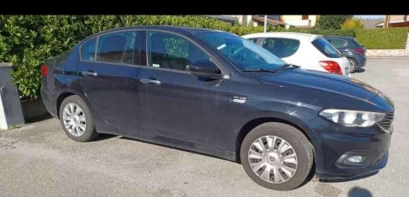 Blu/azzurro Usata 2017 Fiat Tipo Easy Berlina | 6800 € (Super prezzo) - Immagine 1/4