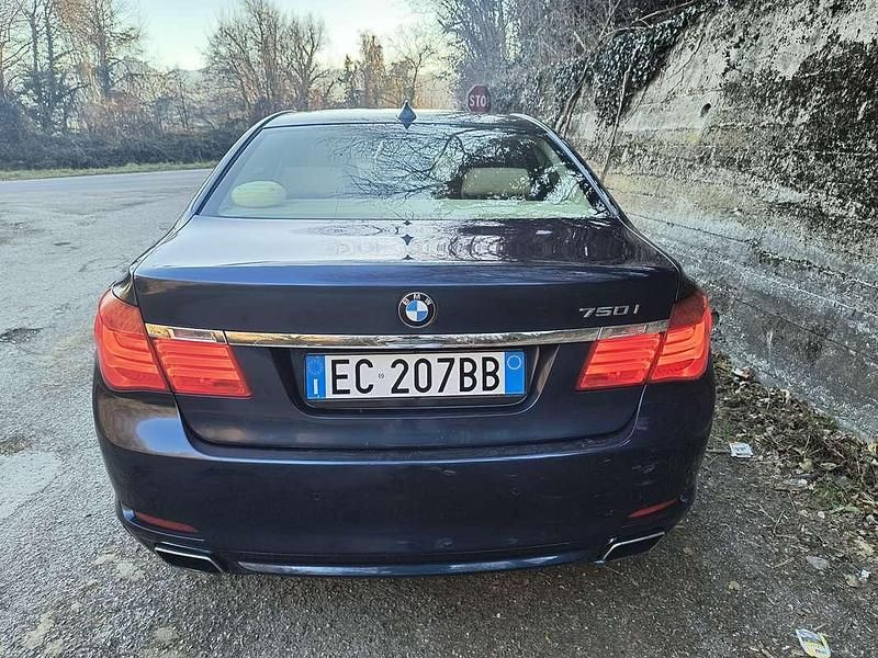 Usata BMW 750 408 CV (300 kW) 2010 Berlina