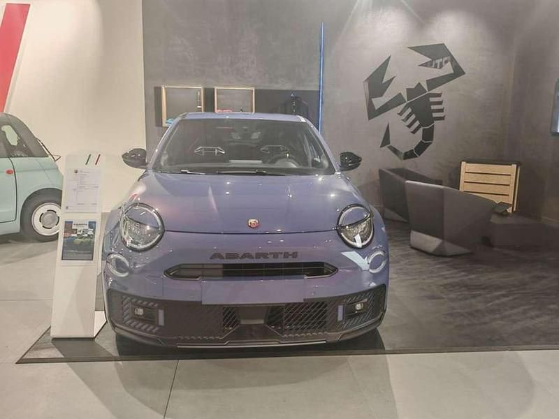 Nuova Abarth 600e Scorpionissima 205 kW (280 CV) 2025 Lilla SUV
