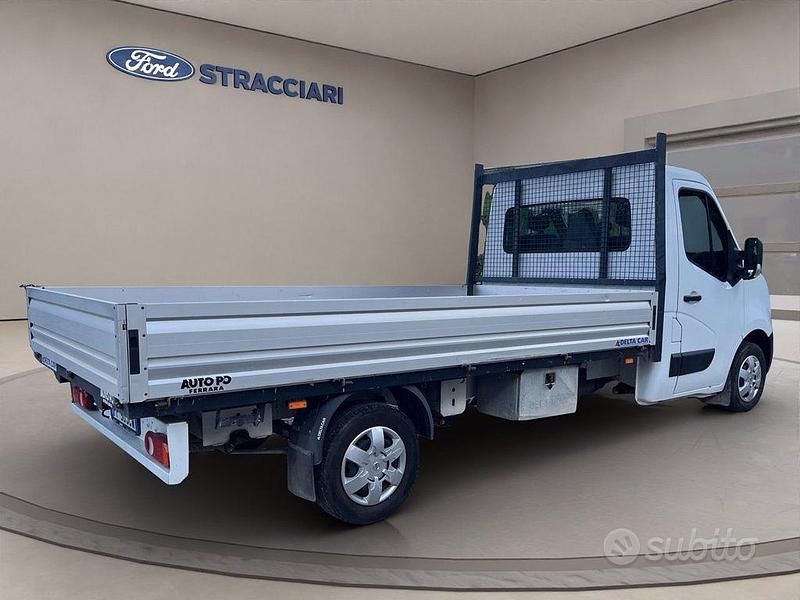 Usata Nissan NV400 131 CV (96 kW) 2016 Bianco pastello Furgone