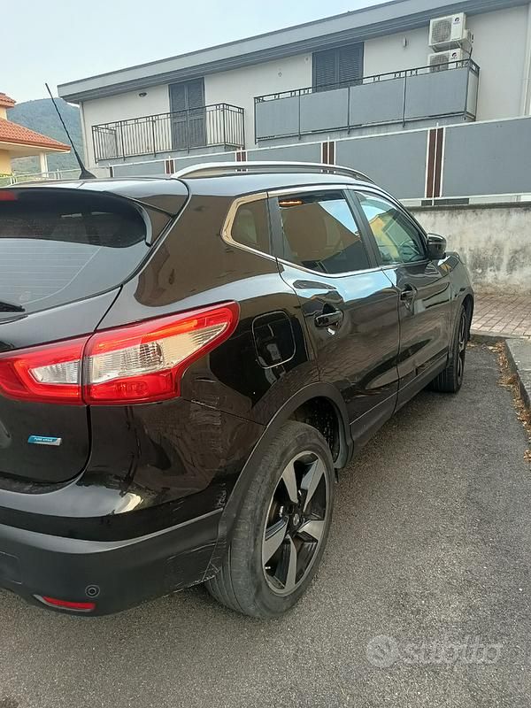 Usata Nissan Qashqai 115 CV (84 kW) 2015 Nero SUV