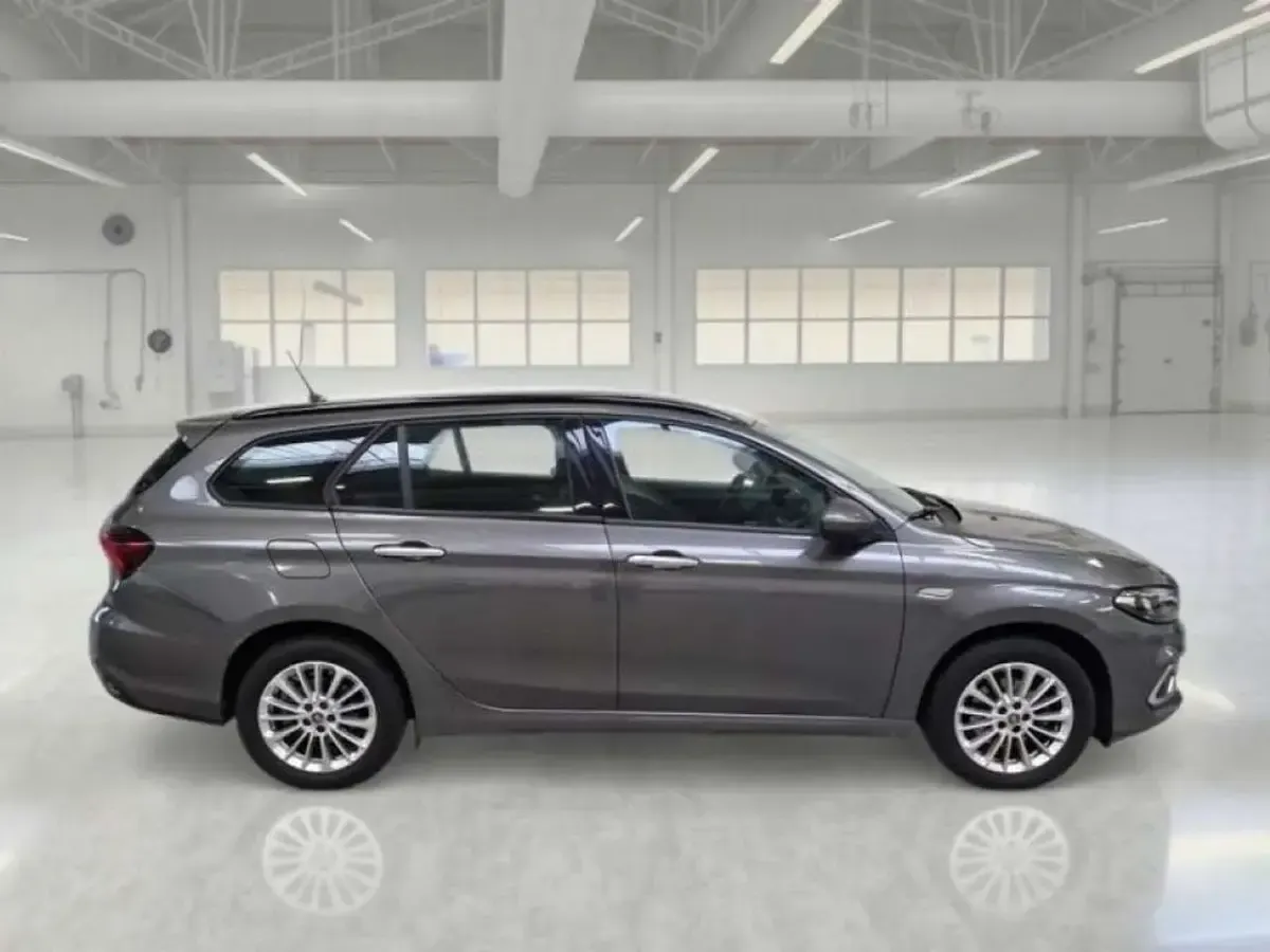 Usata Fiat Tipo Business 95 CV (69 kW) 2021 Grigio scuro Station wagon