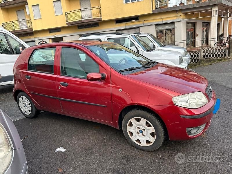 Usata Fiat Punto 60 CV (44 kW) 2006 Rosso Utilitaria