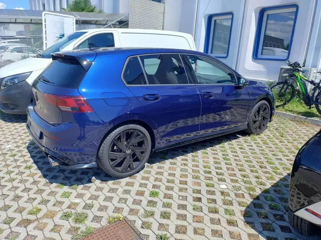 Usata VW Golf VIII R-line 150 CV (110 kW) 2022 Blu/azzurro Berlina