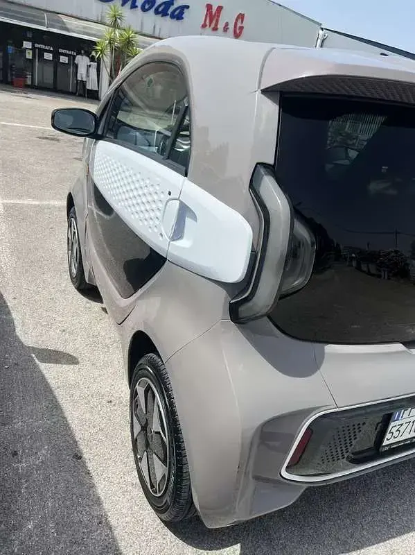 Usata XEV Yoyo 7 kW (10 CV) 2023 Beige Utilitaria