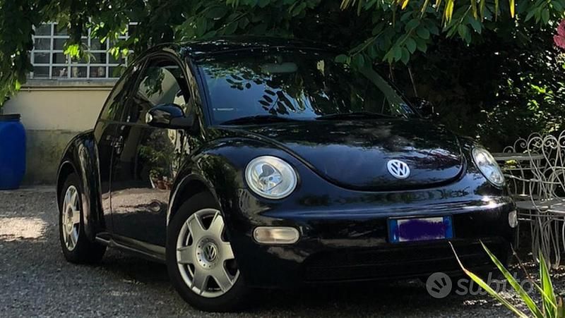 Usata VW New Beetle 101 CV (74 kW) 2003 Nero Utilitaria