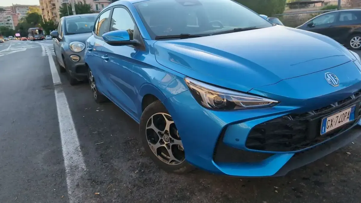 Usata MG MG3 Comfort 102 CV (75 kW) 2024 Blu/azzurro Utilitaria
