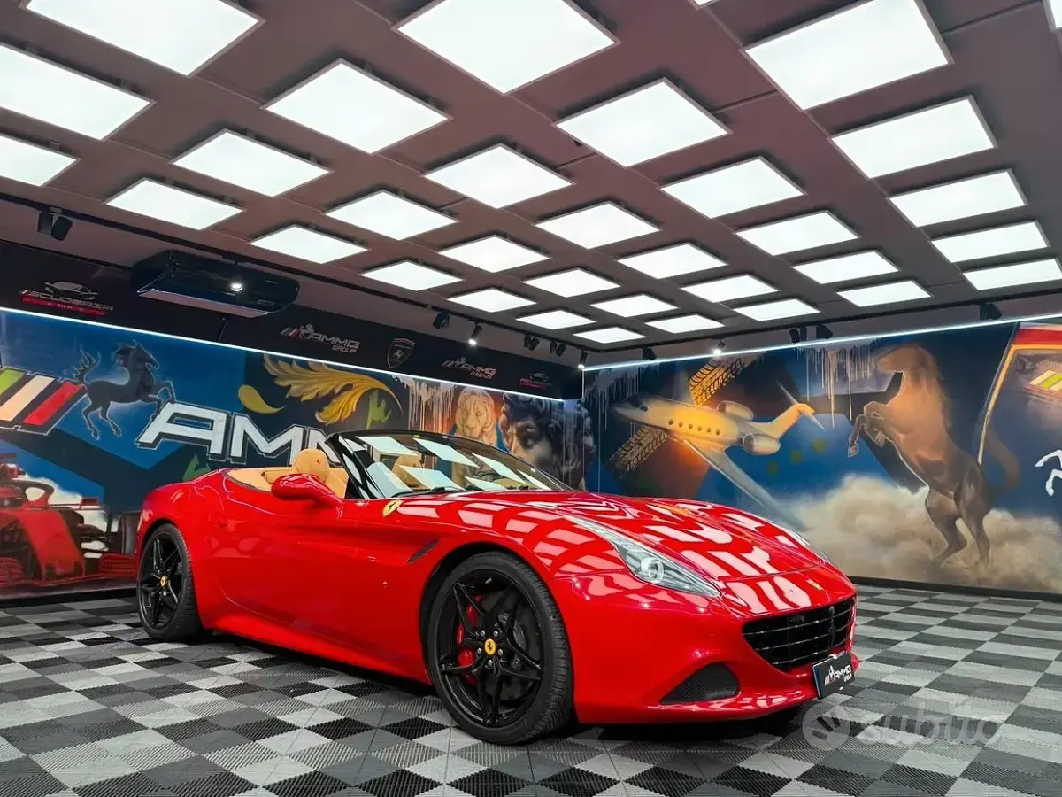 Usata Ferrari California 560 CV (411 kW) 2016 Rosso Cabrio