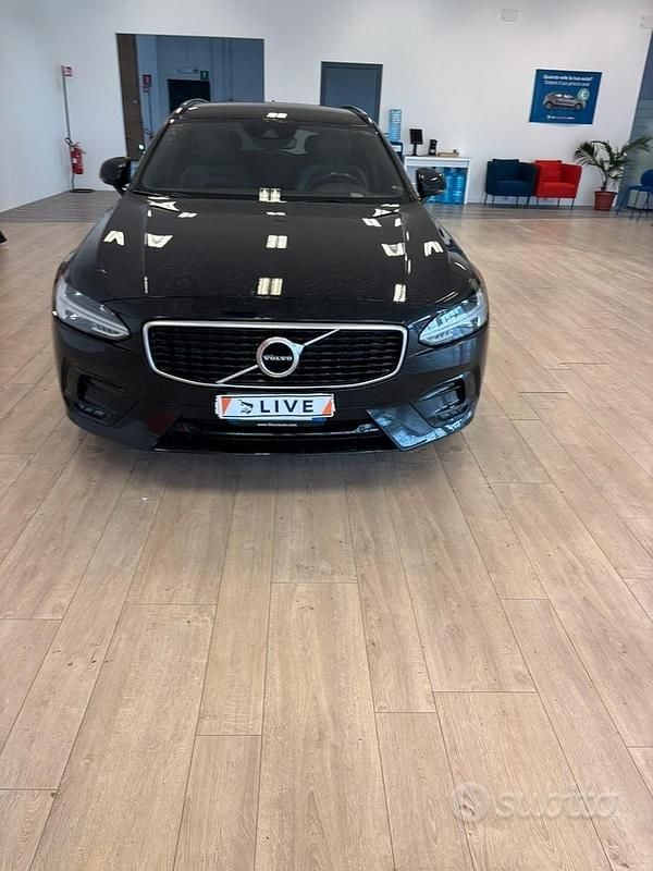 Usata Volvo V90 150 CV (110 kW) 2020 Nero Station wagon
