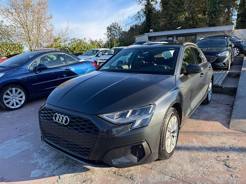 Grigio Usata 2022 Audi A3 Tre volumi | 24.400 € (Super prezzo) - Immagine 1/4