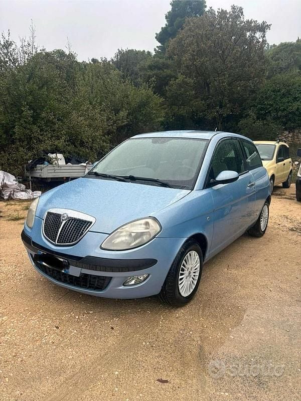 Usata Lancia Ypsilon 59 CV (43 kW) 2005 Blu Utilitaria