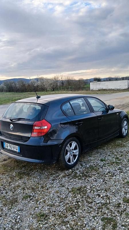 Usata BMW 118 Efficient Dynamics 143 CV (105 kW) 2009 Nero Utilitaria