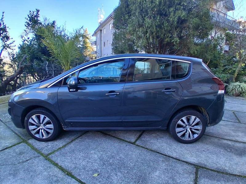 Gebraucht Peugeot 3008 Access 114 PS (83 kW) 2016 Grau Van / Kleinbus